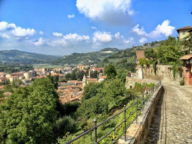 Apartmán Bella Vista Canelli Exteriér fotografie